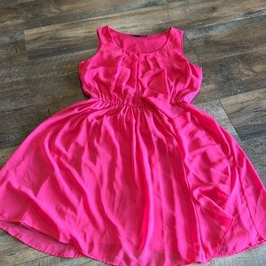 Beautiful Maurices hot pink summer dress. Size medium